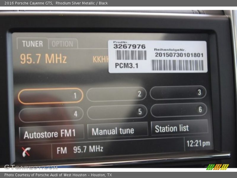 Rhodium Silver Metallic / Black 2016 Porsche Cayenne GTS
