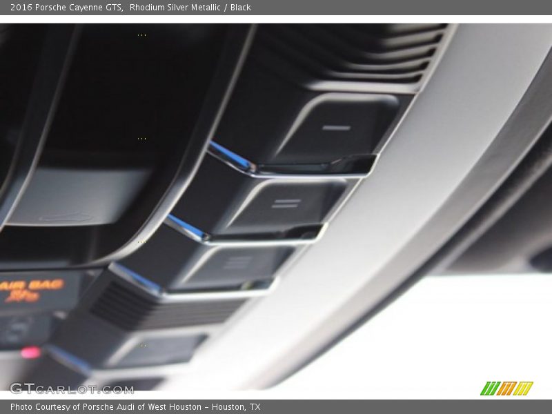 Rhodium Silver Metallic / Black 2016 Porsche Cayenne GTS