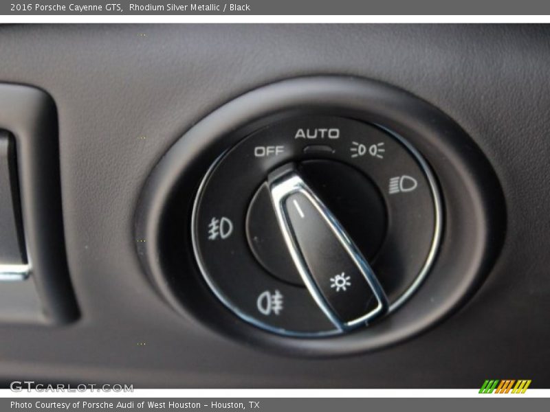 Rhodium Silver Metallic / Black 2016 Porsche Cayenne GTS