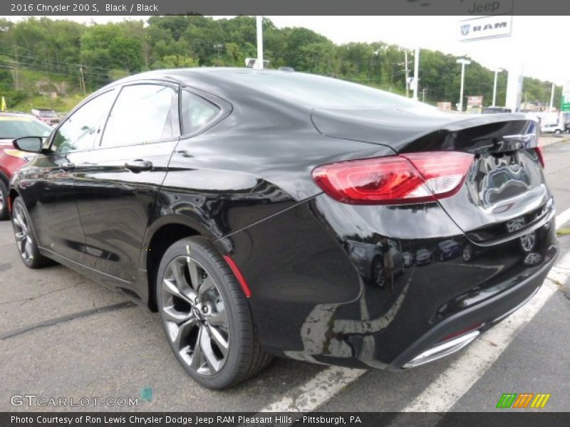 Black / Black 2016 Chrysler 200 S