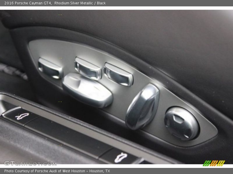 Controls of 2016 Cayman GT4