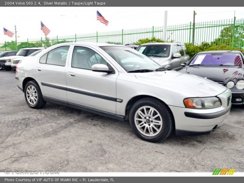 Silver Metallic / Taupe/Light Taupe 2004 Volvo S60 2.4