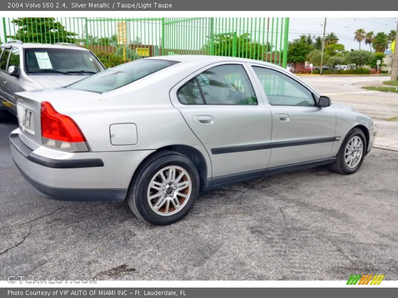 Silver Metallic / Taupe/Light Taupe 2004 Volvo S60 2.4