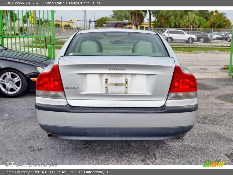 Silver Metallic / Taupe/Light Taupe 2004 Volvo S60 2.4