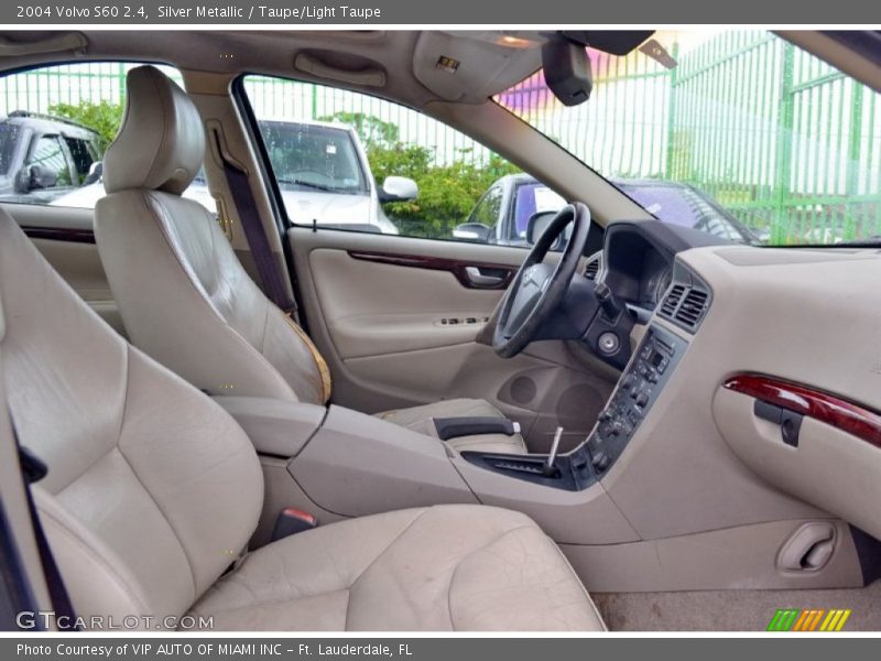 Silver Metallic / Taupe/Light Taupe 2004 Volvo S60 2.4