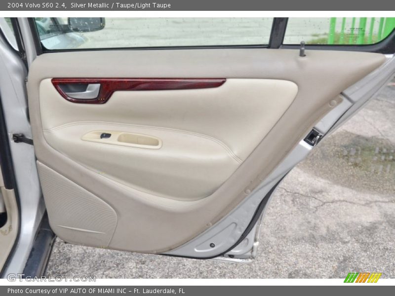 Silver Metallic / Taupe/Light Taupe 2004 Volvo S60 2.4