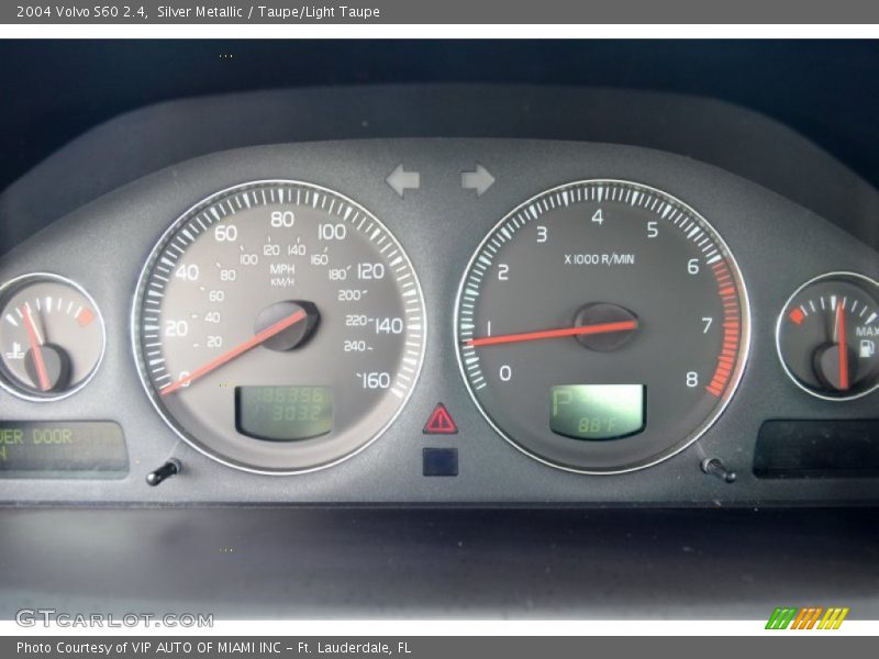 Silver Metallic / Taupe/Light Taupe 2004 Volvo S60 2.4