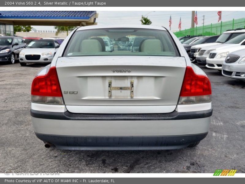 Silver Metallic / Taupe/Light Taupe 2004 Volvo S60 2.4