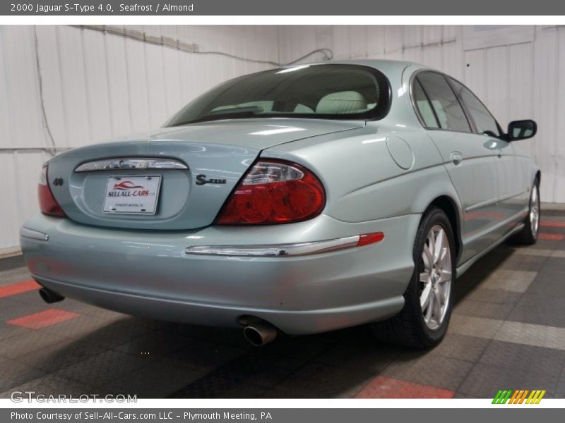 Seafrost / Almond 2000 Jaguar S-Type 4.0
