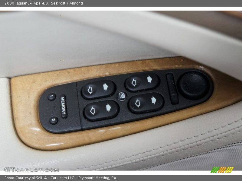 Seafrost / Almond 2000 Jaguar S-Type 4.0
