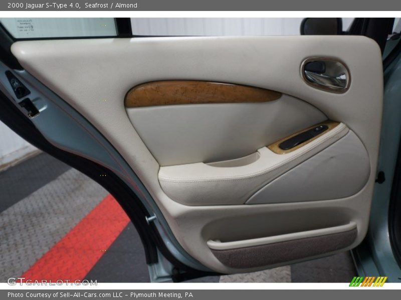 Seafrost / Almond 2000 Jaguar S-Type 4.0