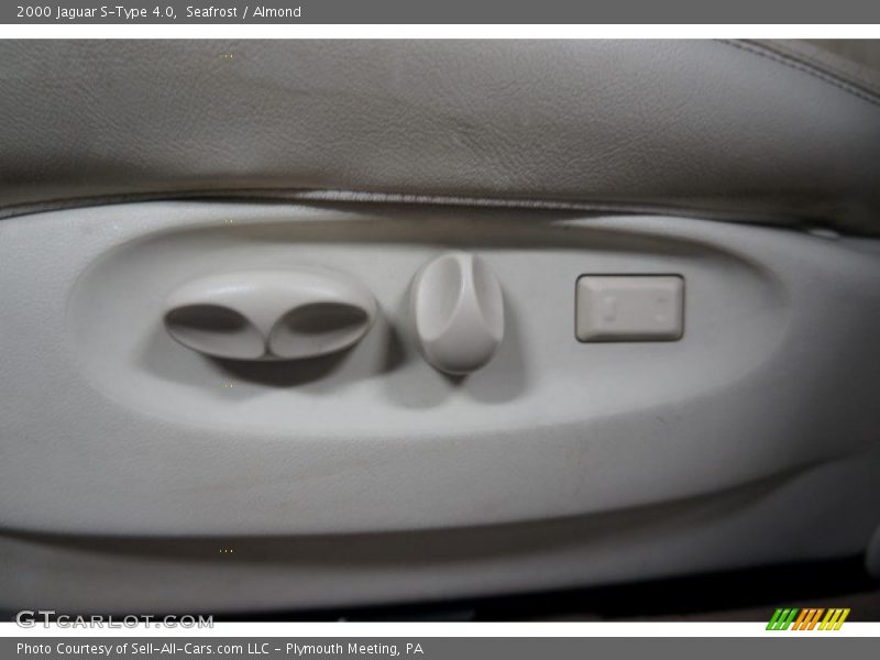 Seafrost / Almond 2000 Jaguar S-Type 4.0