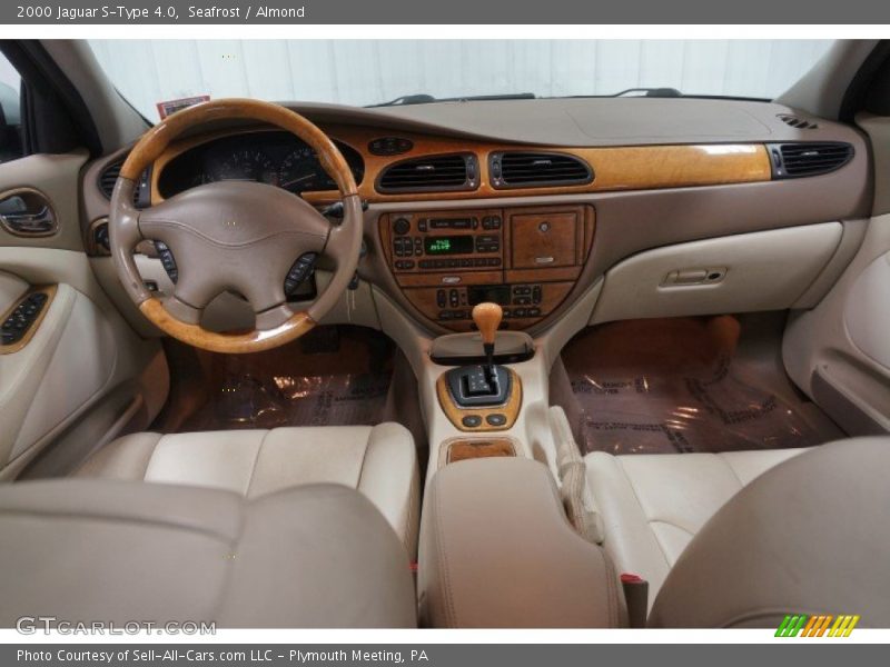 Seafrost / Almond 2000 Jaguar S-Type 4.0