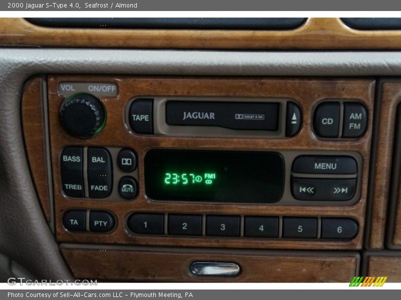 Seafrost / Almond 2000 Jaguar S-Type 4.0