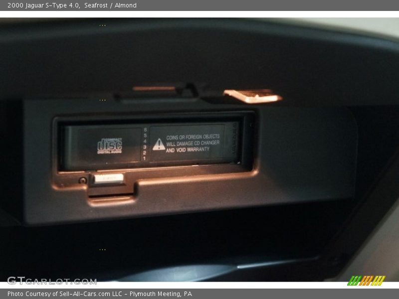 Seafrost / Almond 2000 Jaguar S-Type 4.0