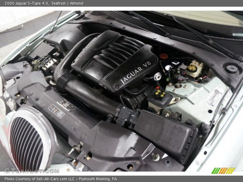 Seafrost / Almond 2000 Jaguar S-Type 4.0
