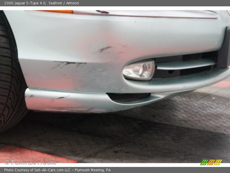 Seafrost / Almond 2000 Jaguar S-Type 4.0