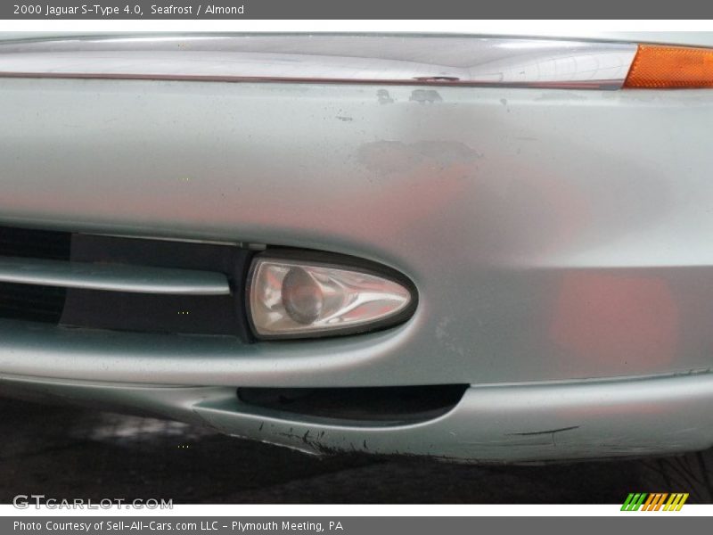 Seafrost / Almond 2000 Jaguar S-Type 4.0