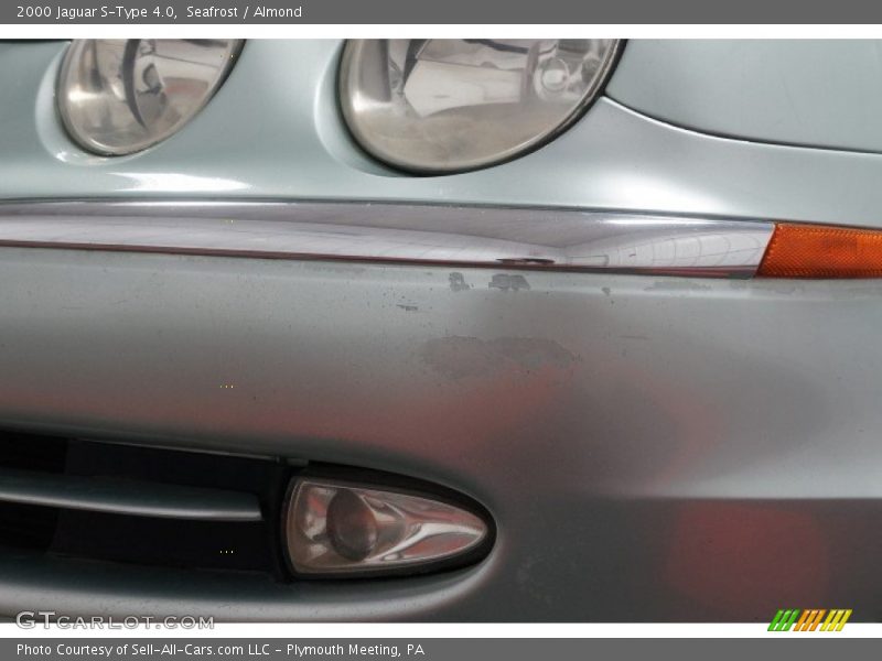 Seafrost / Almond 2000 Jaguar S-Type 4.0