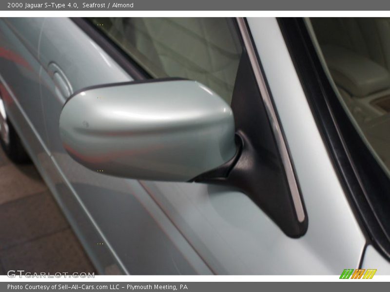 Seafrost / Almond 2000 Jaguar S-Type 4.0