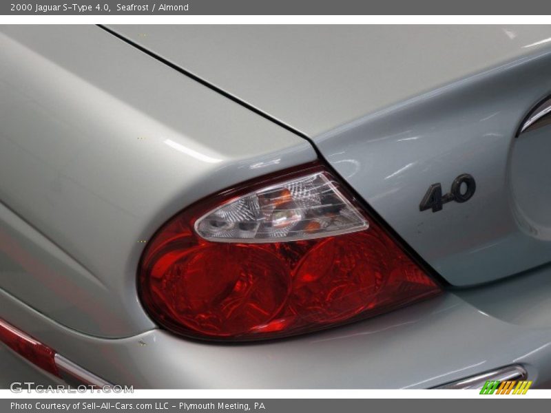 Seafrost / Almond 2000 Jaguar S-Type 4.0