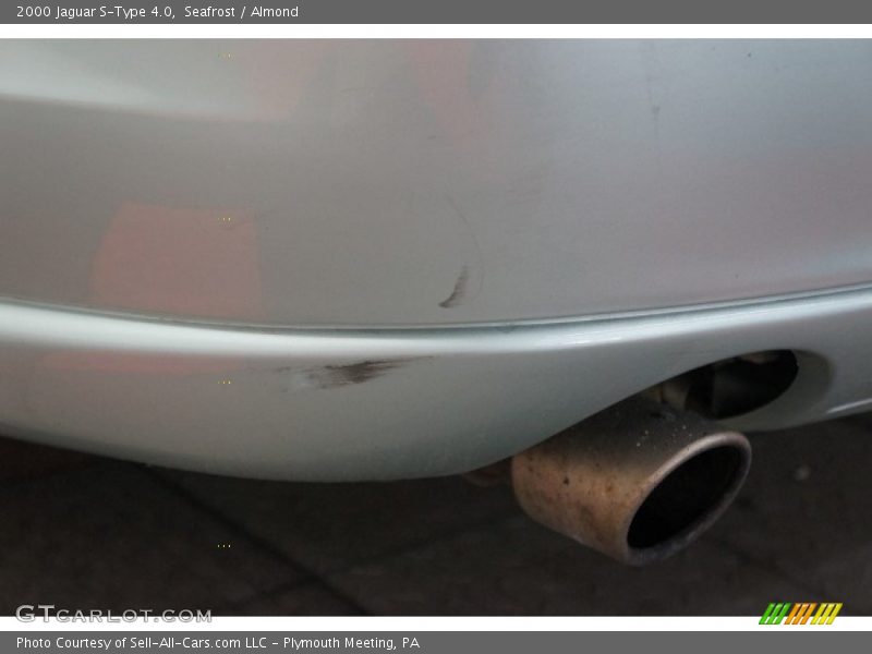 Seafrost / Almond 2000 Jaguar S-Type 4.0