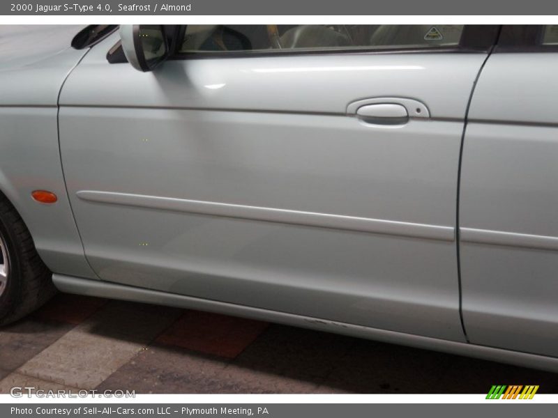 Seafrost / Almond 2000 Jaguar S-Type 4.0