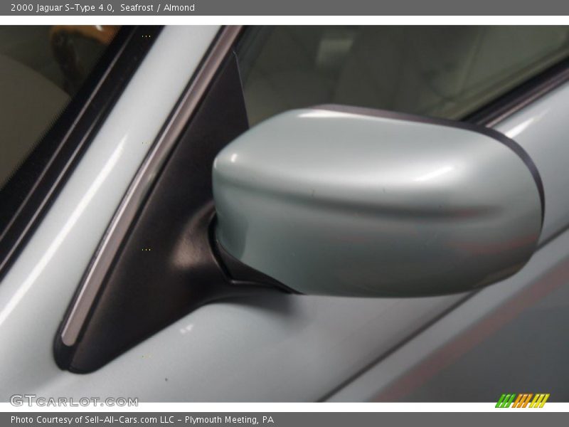 Seafrost / Almond 2000 Jaguar S-Type 4.0