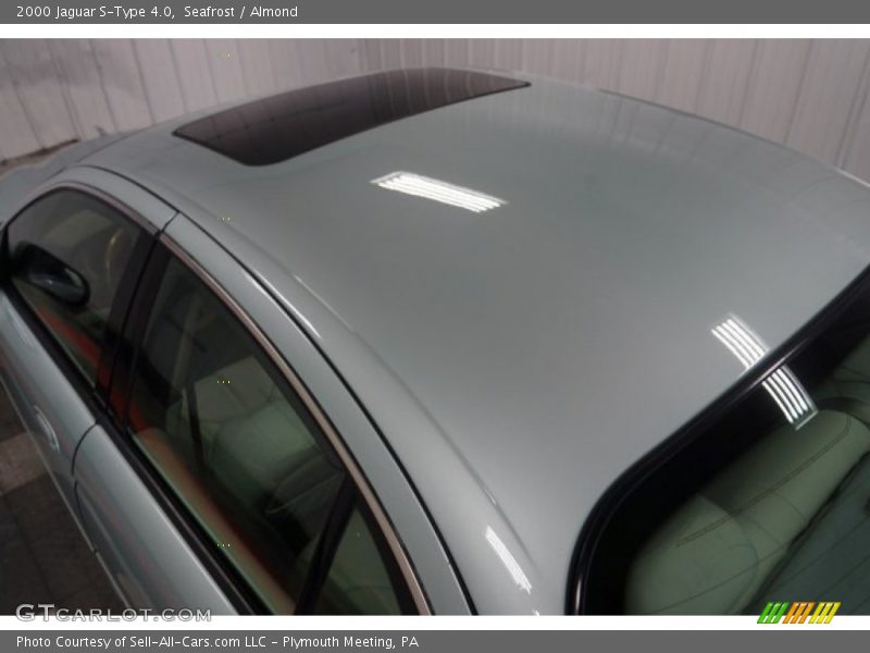Seafrost / Almond 2000 Jaguar S-Type 4.0