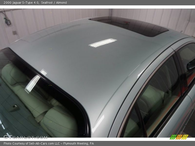 Seafrost / Almond 2000 Jaguar S-Type 4.0