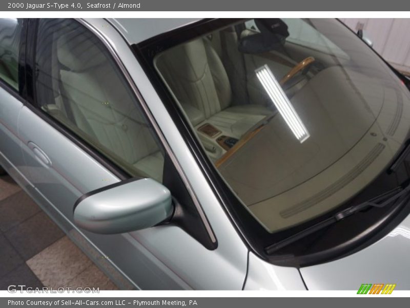 Seafrost / Almond 2000 Jaguar S-Type 4.0