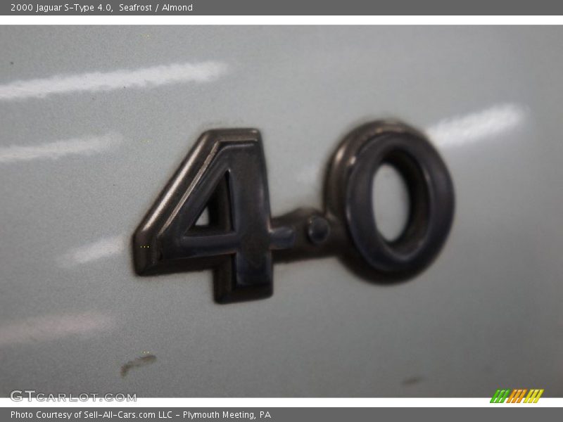 Seafrost / Almond 2000 Jaguar S-Type 4.0