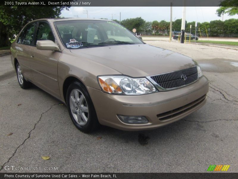 Front 3/4 View of 2001 Avalon XL