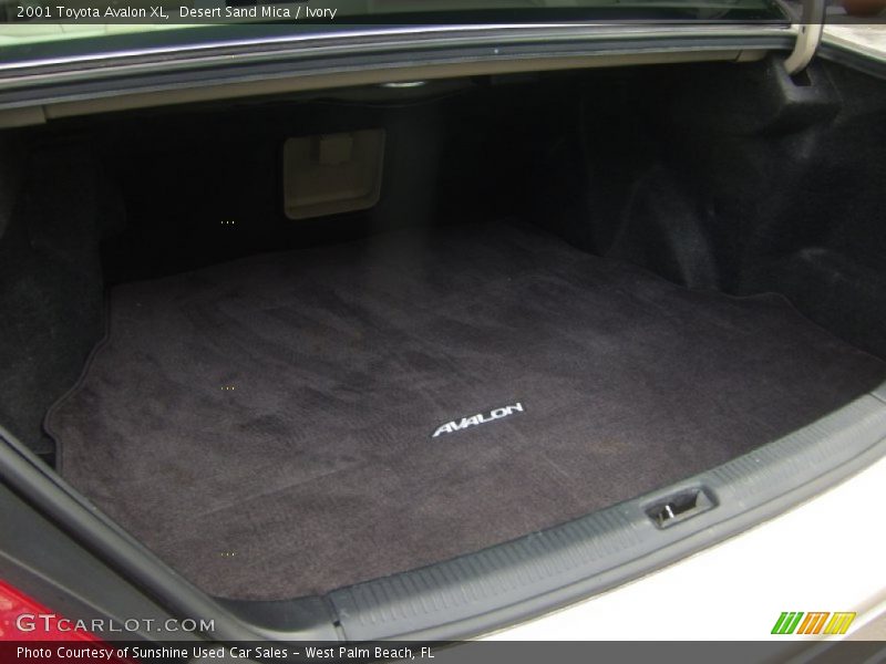  2001 Avalon XL Trunk
