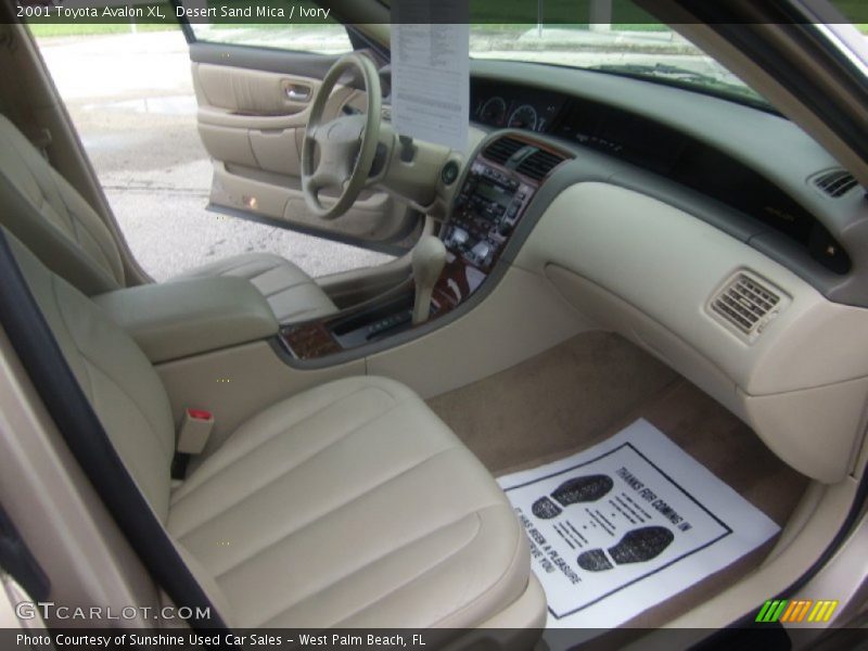 Desert Sand Mica / Ivory 2001 Toyota Avalon XL