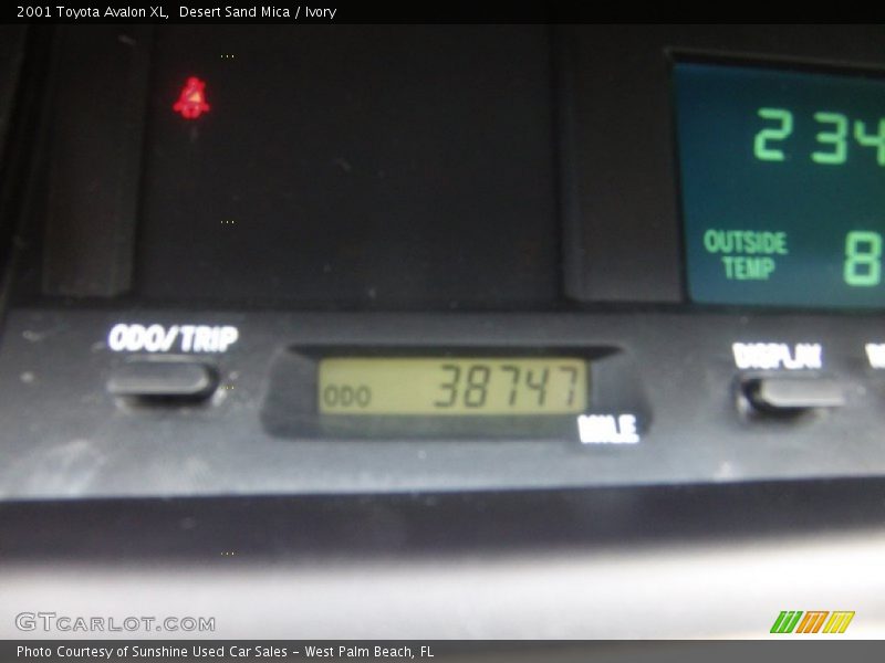 Desert Sand Mica / Ivory 2001 Toyota Avalon XL