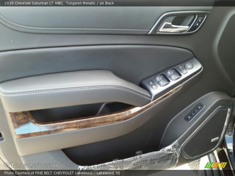 Tungsten Metallic / Jet Black 2016 Chevrolet Suburban LT 4WD