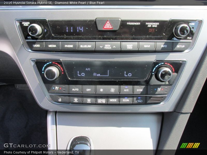 Controls of 2016 Sonata Hybrid SE