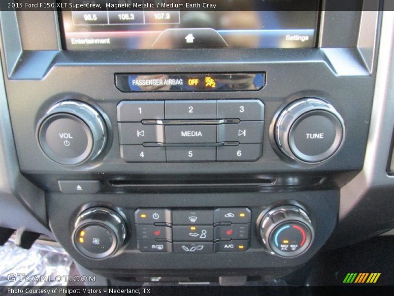 Magnetic Metallic / Medium Earth Gray 2015 Ford F150 XLT SuperCrew