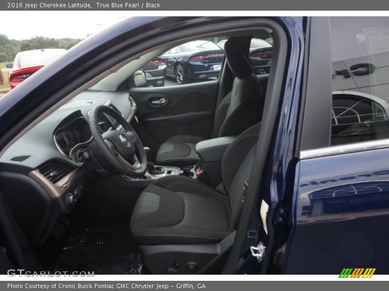 True Blue Pearl / Black 2016 Jeep Cherokee Latitude