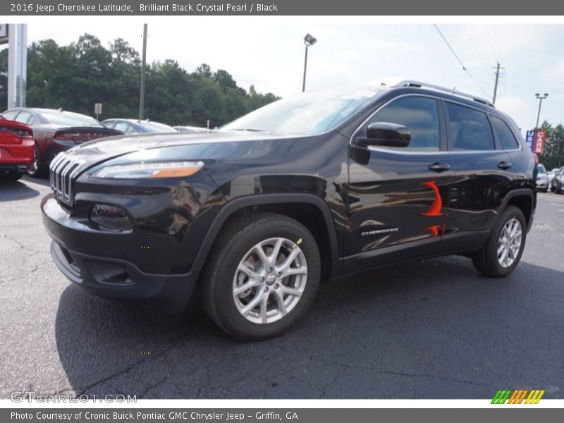 Brilliant Black Crystal Pearl / Black 2016 Jeep Cherokee Latitude
