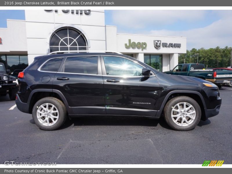Brilliant Black Crystal Pearl / Black 2016 Jeep Cherokee Latitude