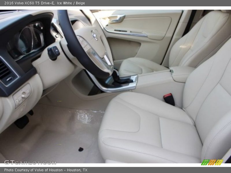 Ice White / Beige 2016 Volvo XC60 T5 Drive-E