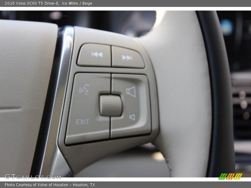 Ice White / Beige 2016 Volvo XC60 T5 Drive-E