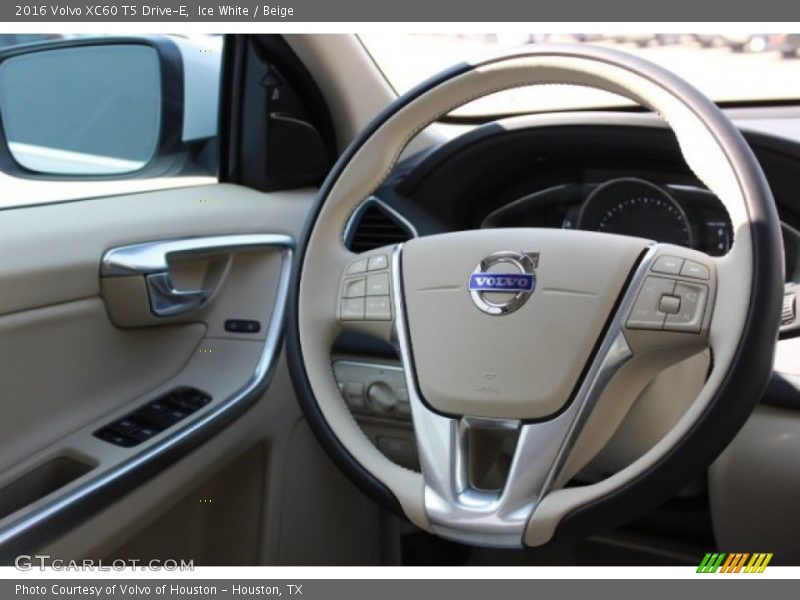 Ice White / Beige 2016 Volvo XC60 T5 Drive-E