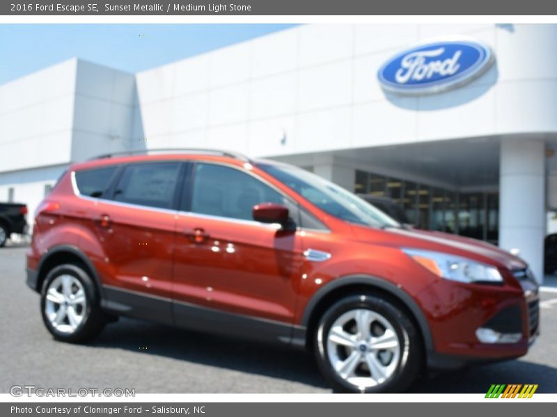 Sunset Metallic / Medium Light Stone 2016 Ford Escape SE