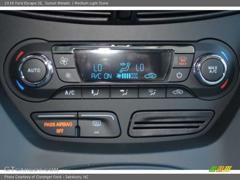 Sunset Metallic / Medium Light Stone 2016 Ford Escape SE