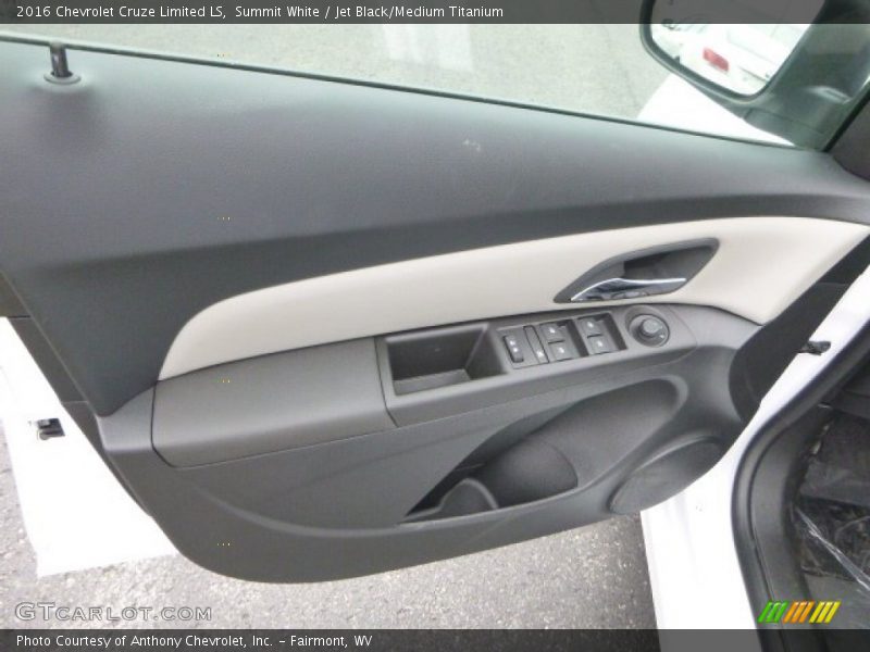 Summit White / Jet Black/Medium Titanium 2016 Chevrolet Cruze Limited LS