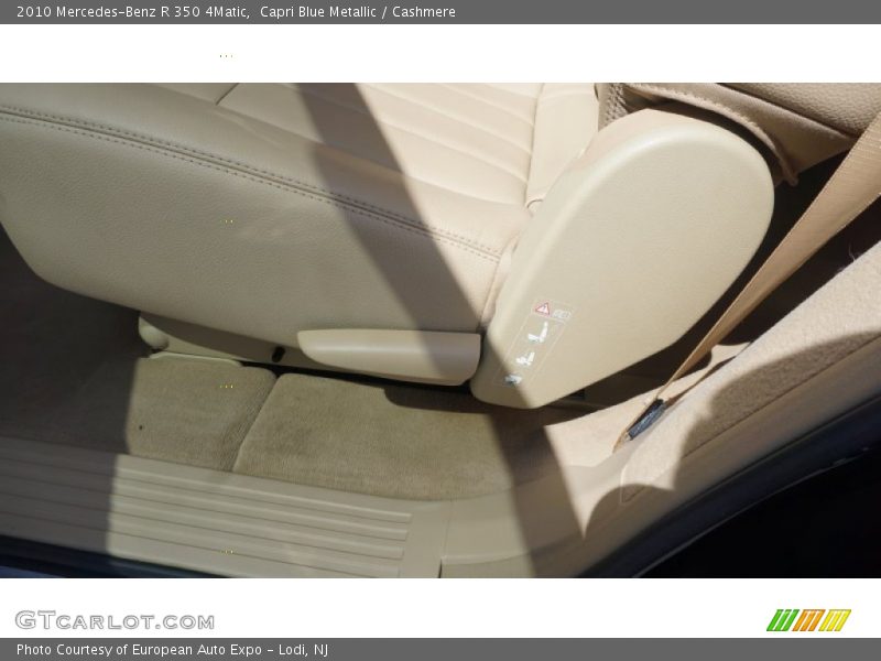 Capri Blue Metallic / Cashmere 2010 Mercedes-Benz R 350 4Matic