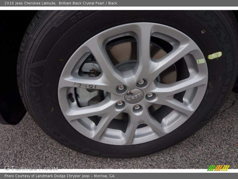Brilliant Black Crystal Pearl / Black 2016 Jeep Cherokee Latitude